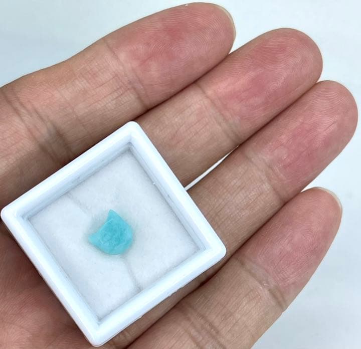 宝石ルース 【とても可愛いネコちゃんカット】希少なアマゾナイト1.42カラット！