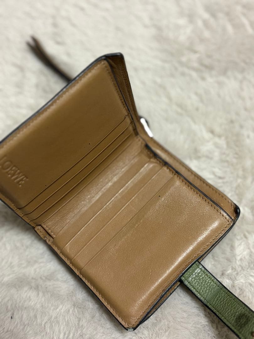 LOEWE ロエベ グリーンレザー 二つ折り財布