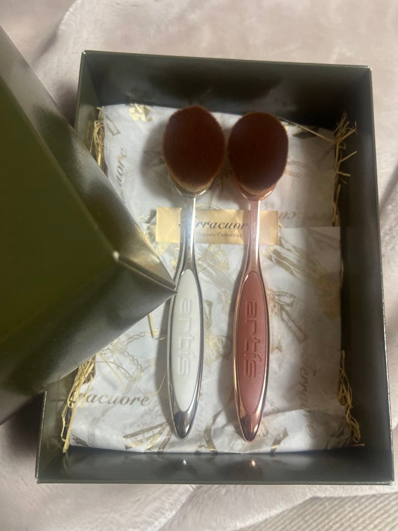 artis ファンデーションブラシ 　　　　2本セット