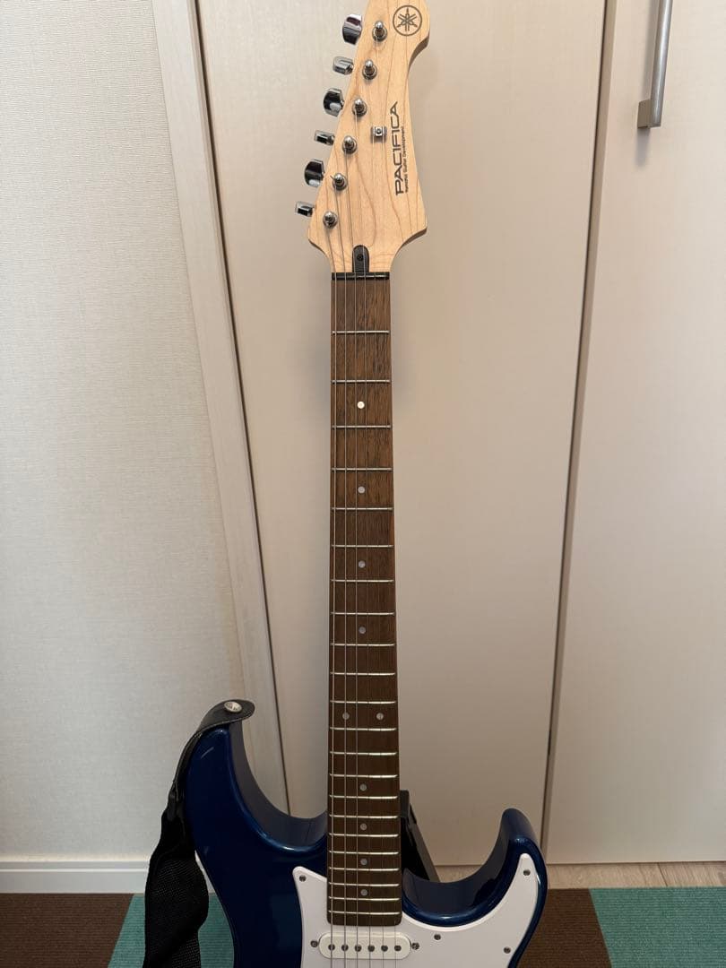 YAMAHA PACIFICA012 エレキギター　ブルー