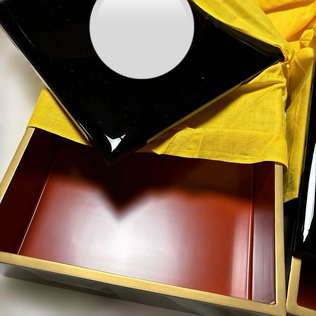 輪島塗の御重（お重箱）紋入、重台付き