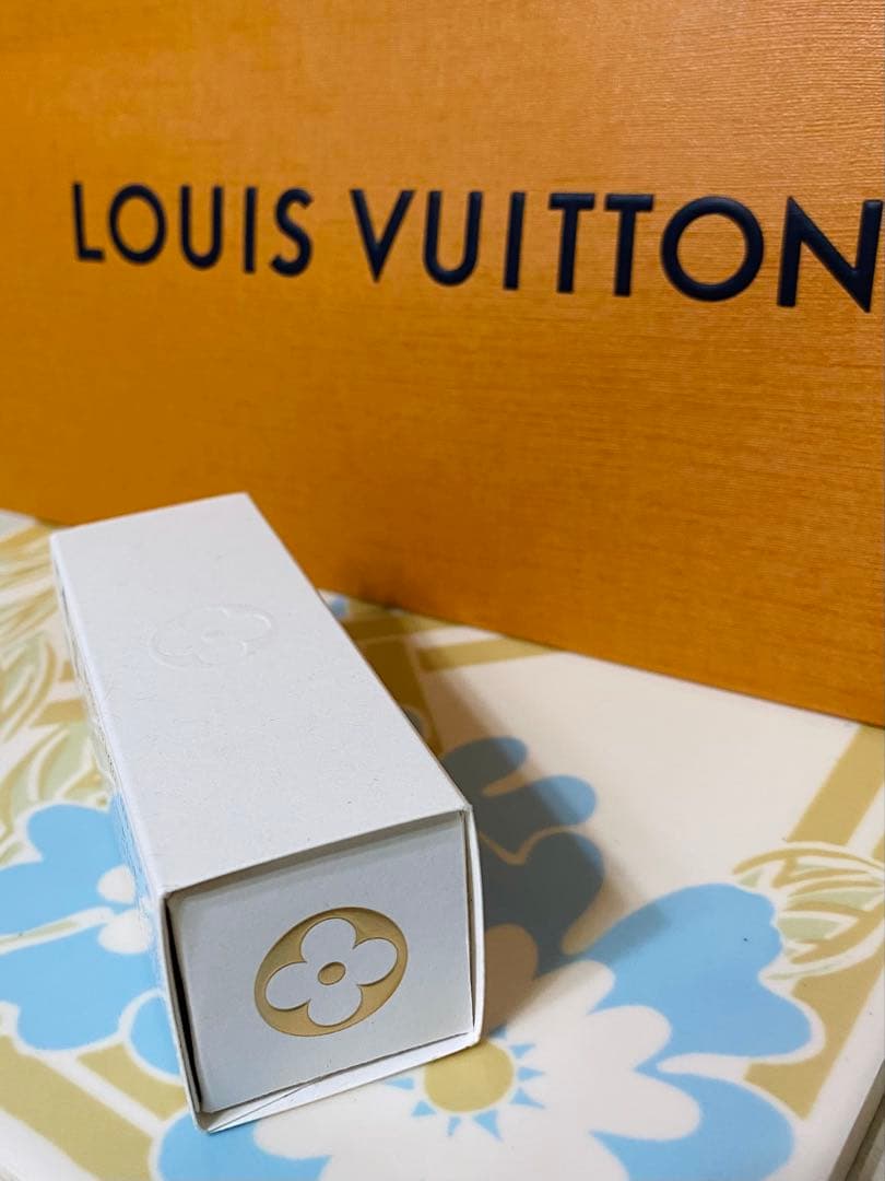 新品 未使用 ルイヴィトンバームLOUIS VUITTON 000 リップケア