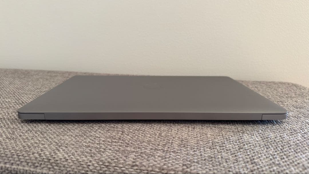 MacBook Air(Retina,13inch,2020)スペースグレーUS