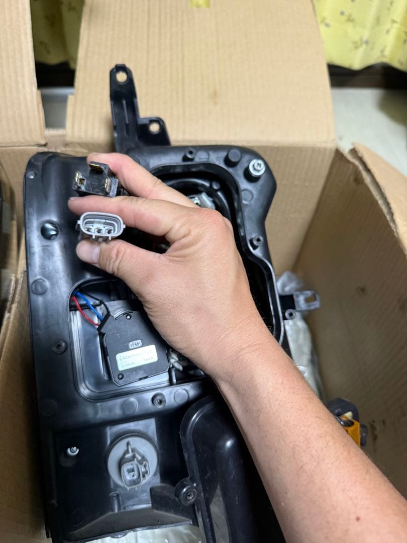 LEDヘッドライト エブリィRETZ ライツ　da64