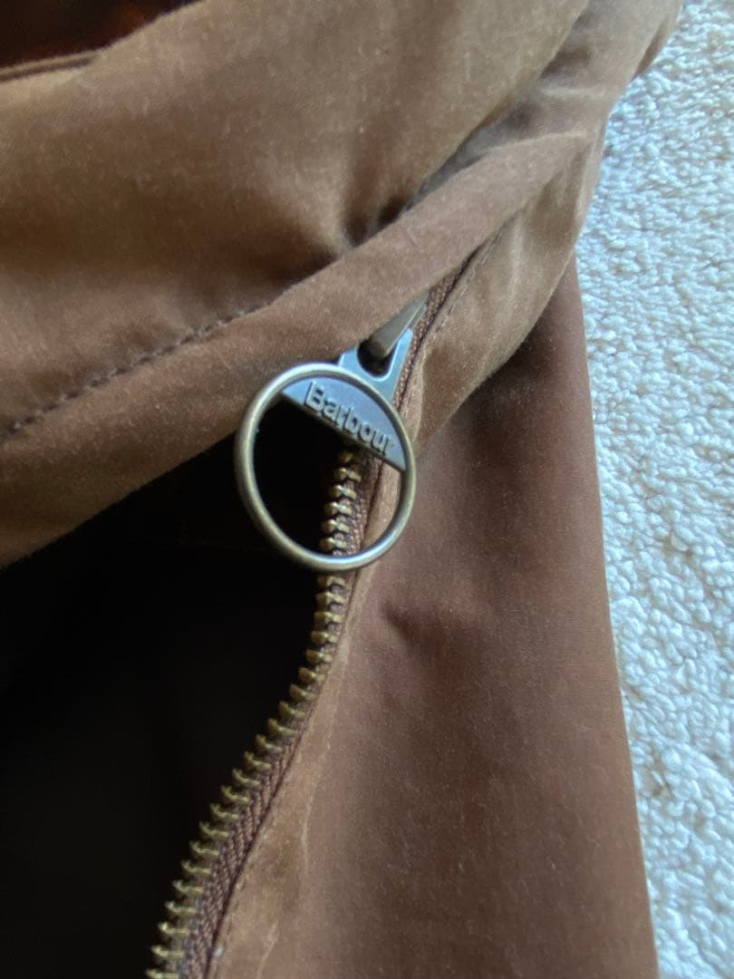 Barbour ブラウンアウター コーデュロイ襟　プルオーバータイプ。