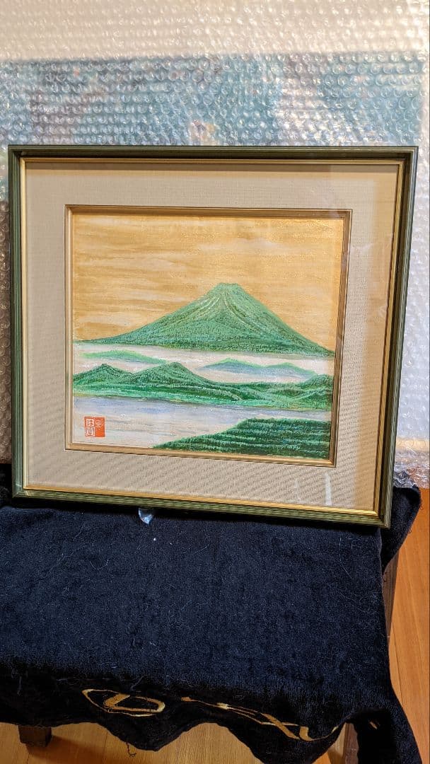 富士山の点描画です。岩絵の具と水干絵具で描きました。