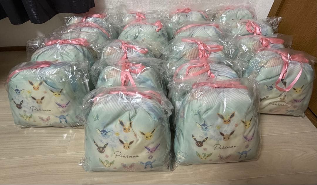 ポケットモンスタープラチナムザッカ巾着付ブランケット イーブイ　18個まとめ売り