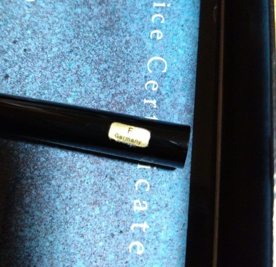 未使用Montblanc 万年筆 黒 専用ケース付き