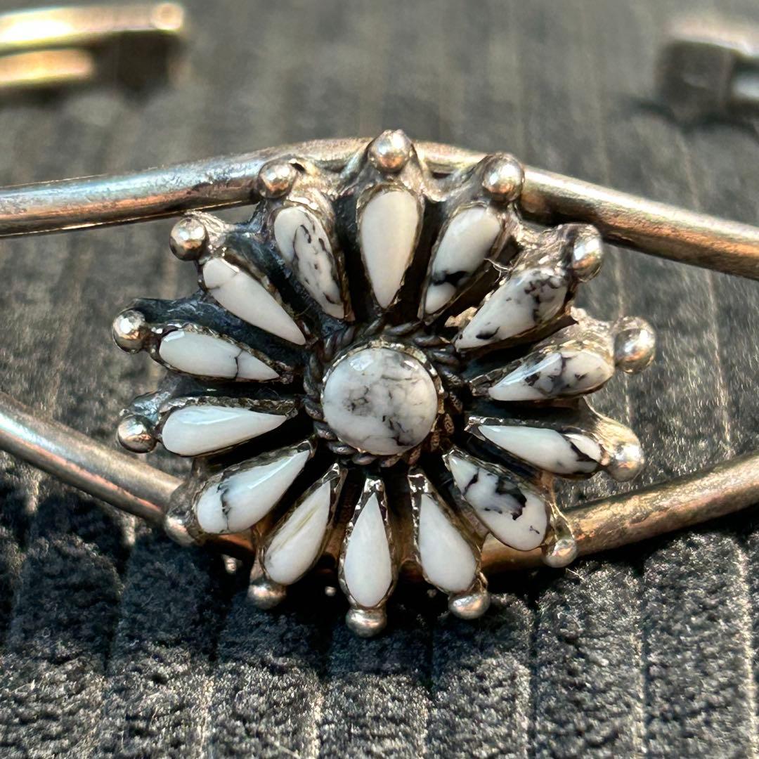 インディアンジュエリー　navajo ホワイトバッファロー　バングル　シルバー