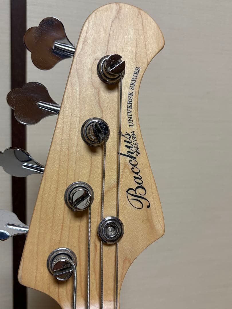 バッカス　BUCCHUS　ジャズベースタイプ　ブルー系