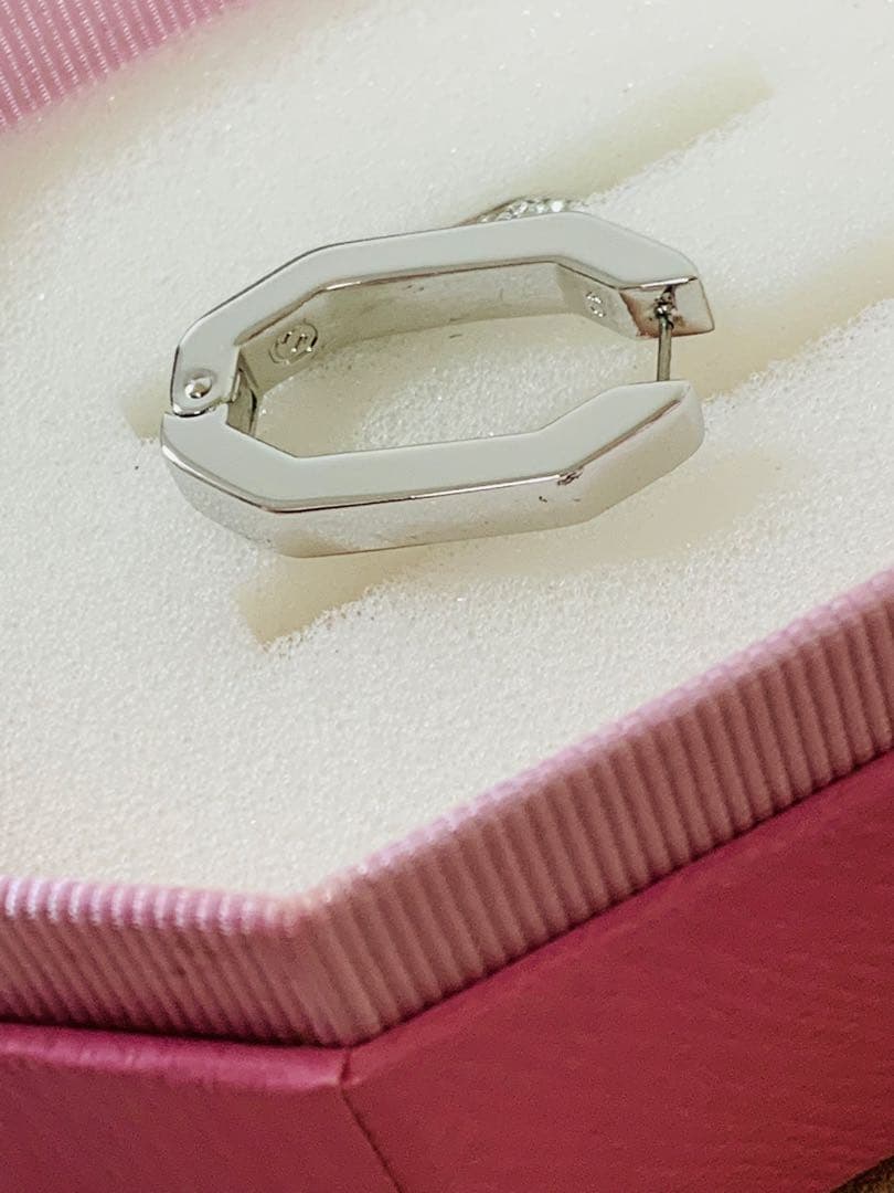 スワロフスキー Swarovski Dextera フープピアス