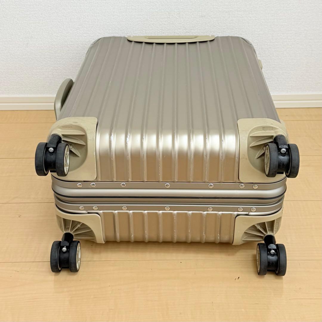 RIMOWA TOPAS 34L チタニウム 4輪 スーツケース 機内OK