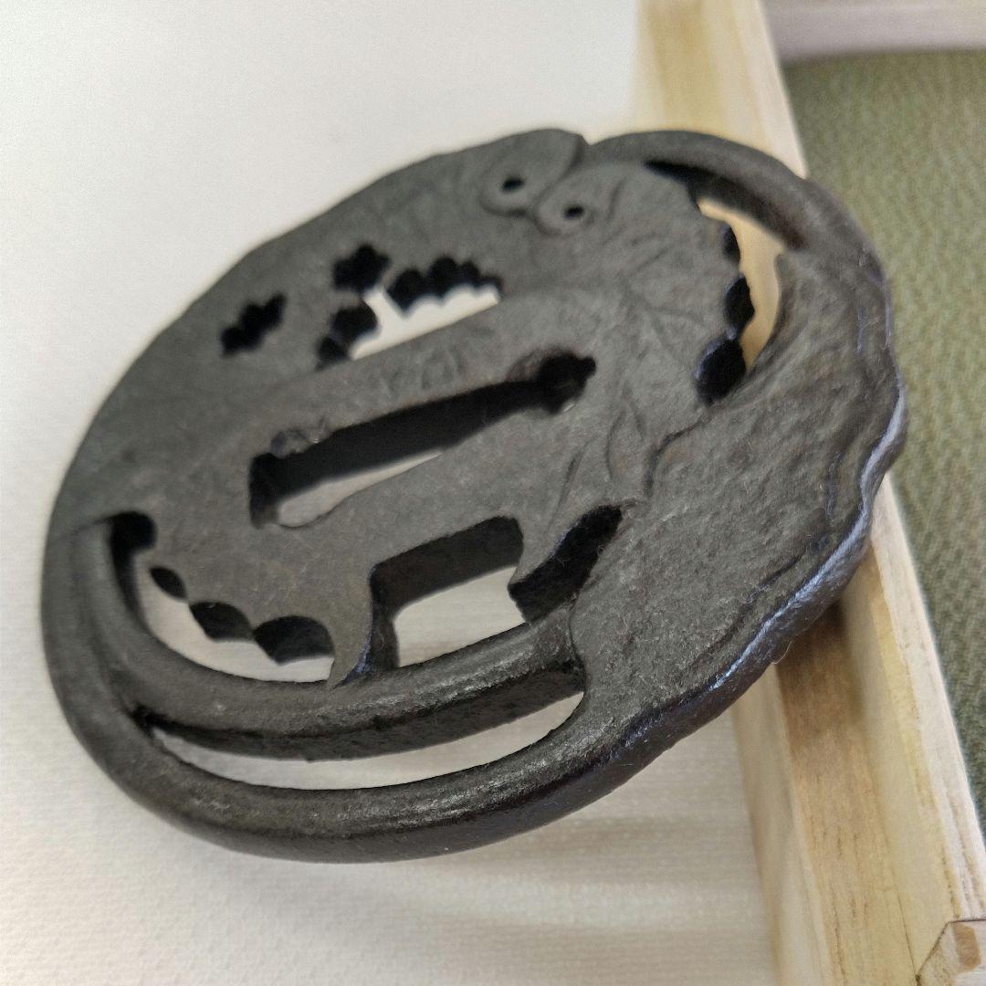 在銘　信家　蕗の葉　鐔　変わり形　蓮　蕗　鐔　刀装具　時代武具　日本刀　居合