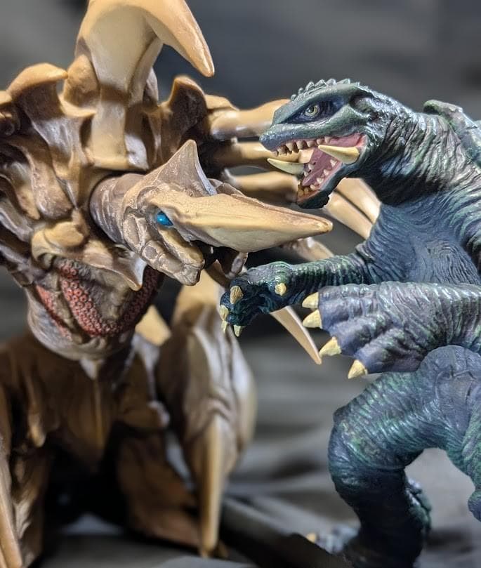 レギオン（エクスプラス）＆ガメラ96（ロケットプロ）ソフビフィギュア２体セット