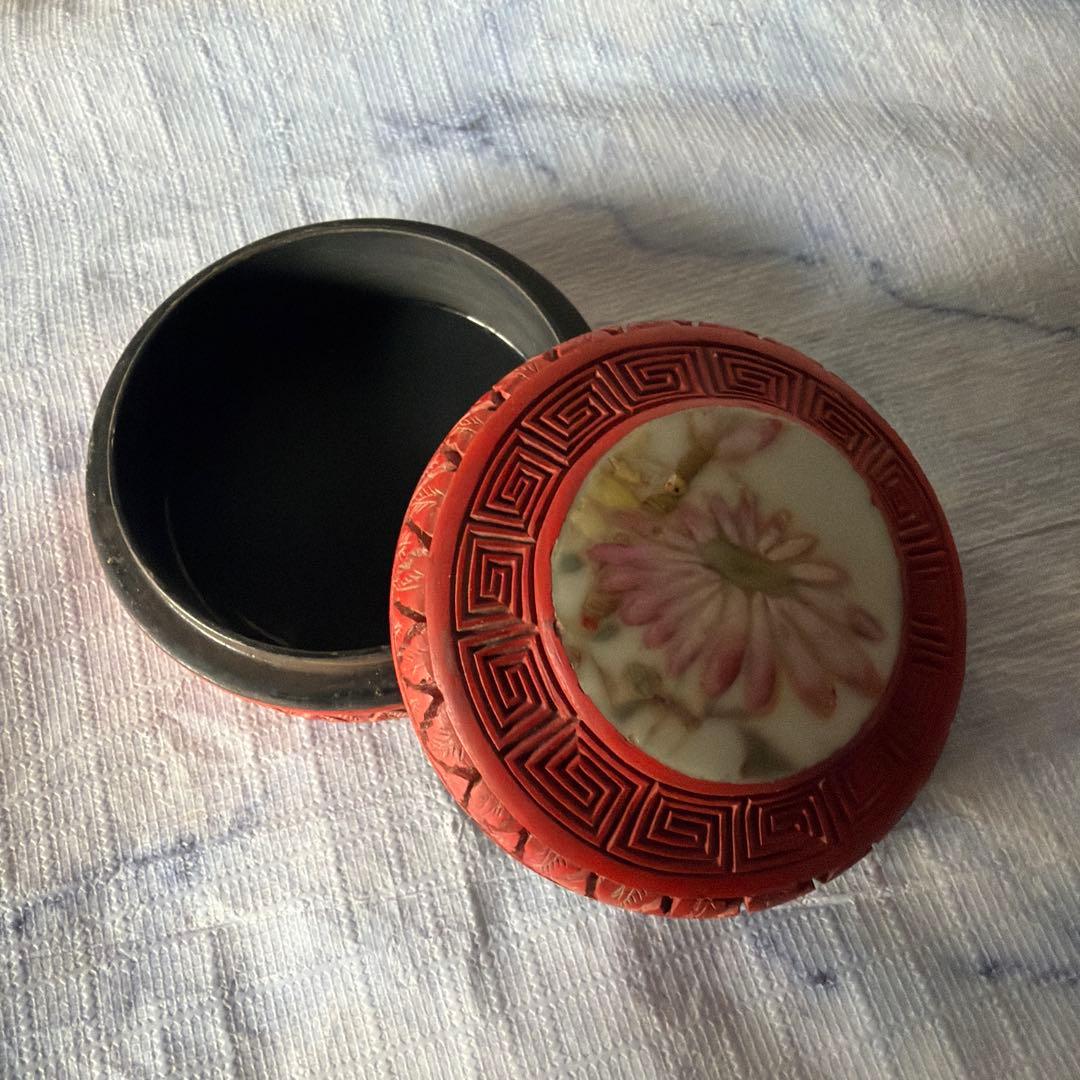 堆朱　香合　アンティーク　陶板　中国　China 小物入れ　ピルケース