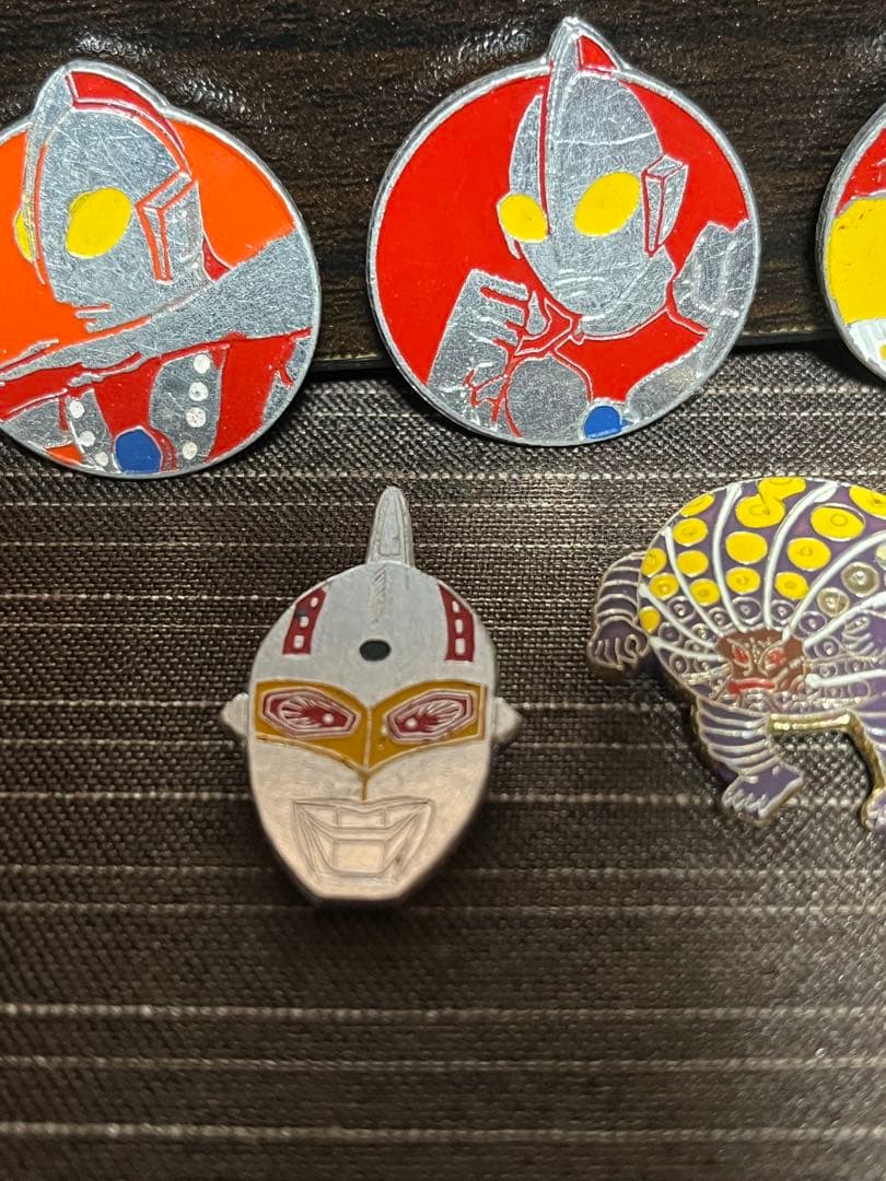 昭和の宝物 ウルトラマン シリーズピンバッジ