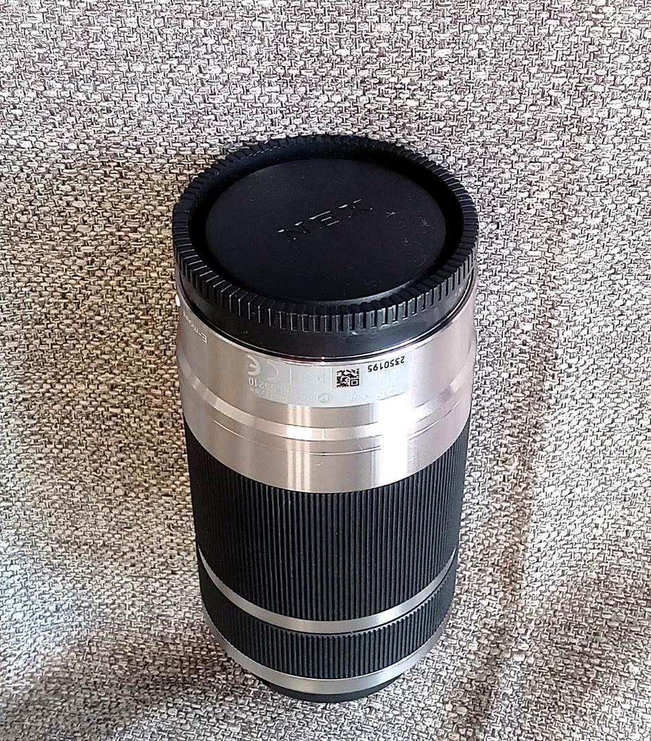 ソニー　望遠ズーム　 E 55-210mm OSS　美品[ 完動品 ]