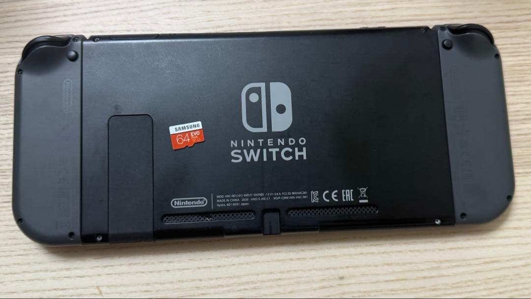 Nintendo Switch_本体セット（画面保護シール+SDカード付き）