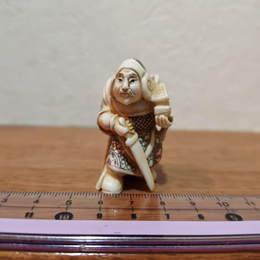 時代提物 七福神根付 天然素材 在銘【毘沙門天】高さ約4.8cm 重さ約32ｇ