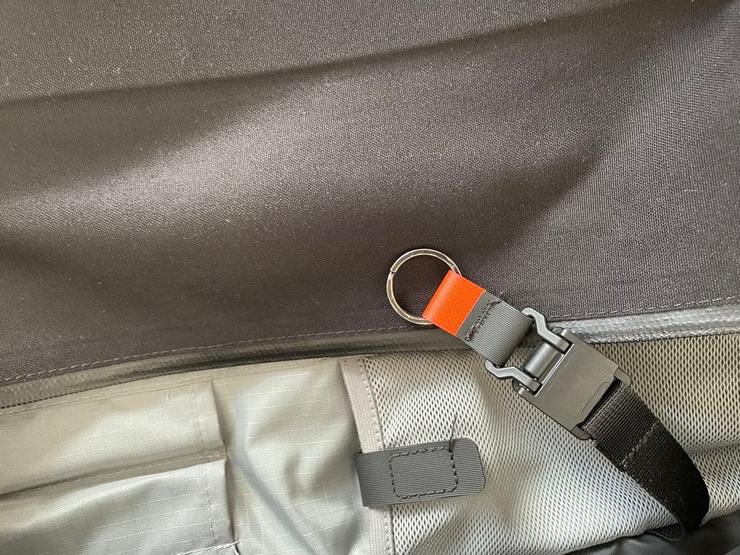 Black Ember FORGE ストラップ付