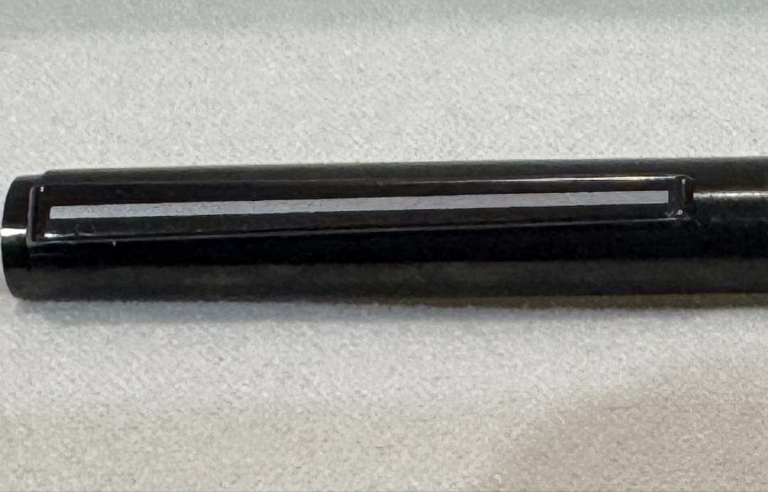 【美品】モンブラン No1124 万年筆 漆黒ロードナイト鉱加工