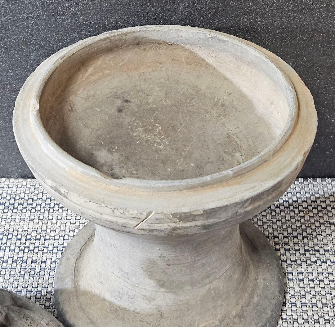 朝鮮半島古陶磁器　新羅土器　三角透かし造幾何学文様蓋付　香炉　祭器　古代陶磁器