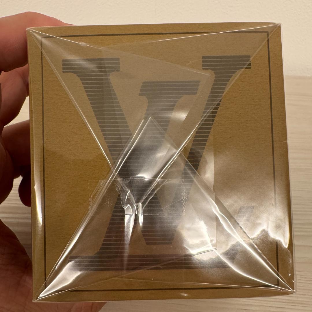 ルイヴィトン（LOUIS VUITTON）キューブ型メモ 2個セット（白・茶）