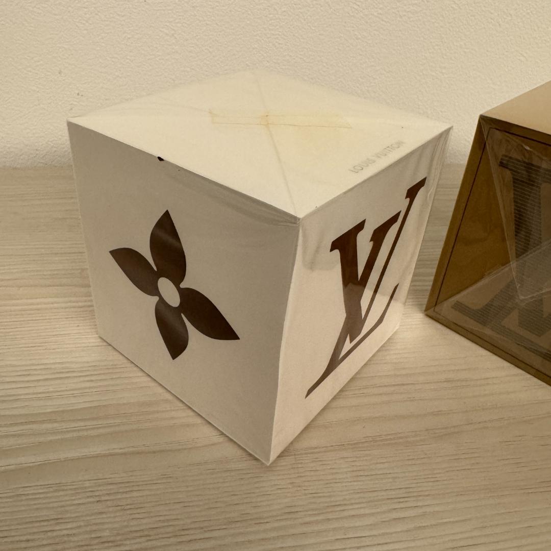 ルイヴィトン（LOUIS VUITTON）キューブ型メモ 2個セット（白・茶）