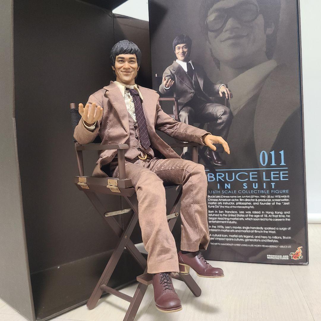 HOTTOYS　ホットトイズ　ブルース・リー スーツ　Ｖｅｒ．1/6　フィギュア