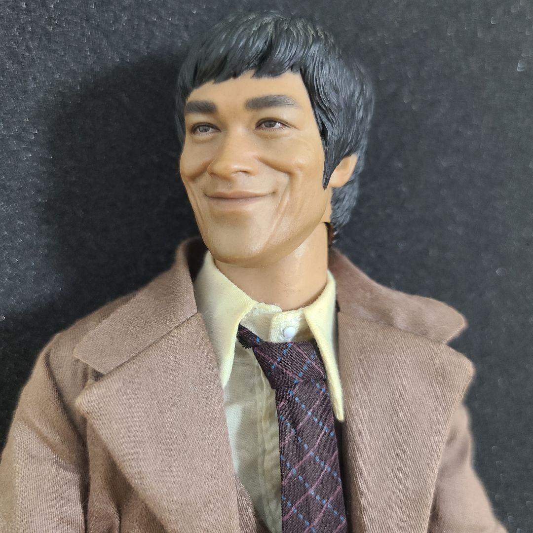 HOTTOYS　ホットトイズ　ブルース・リー スーツ　Ｖｅｒ．1/6　フィギュア