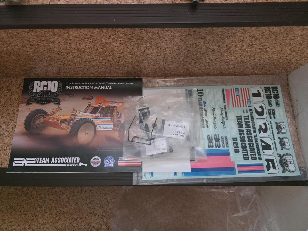 アソシ　RC10 4wd 組み立て済み未走行