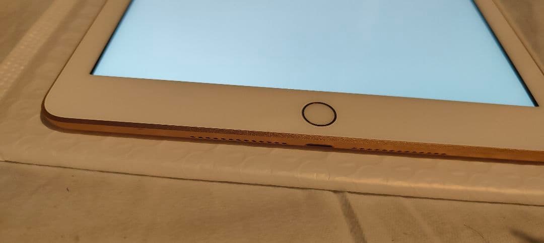 ら*ん様 あまり利用していないiPad 代6世代　32GB