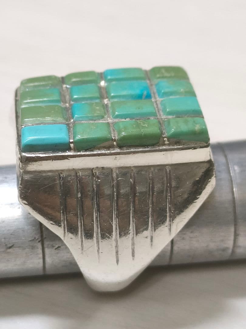 スクエアターコイズSILVERリング(ズニ族、STERLING刻印、インレイ)