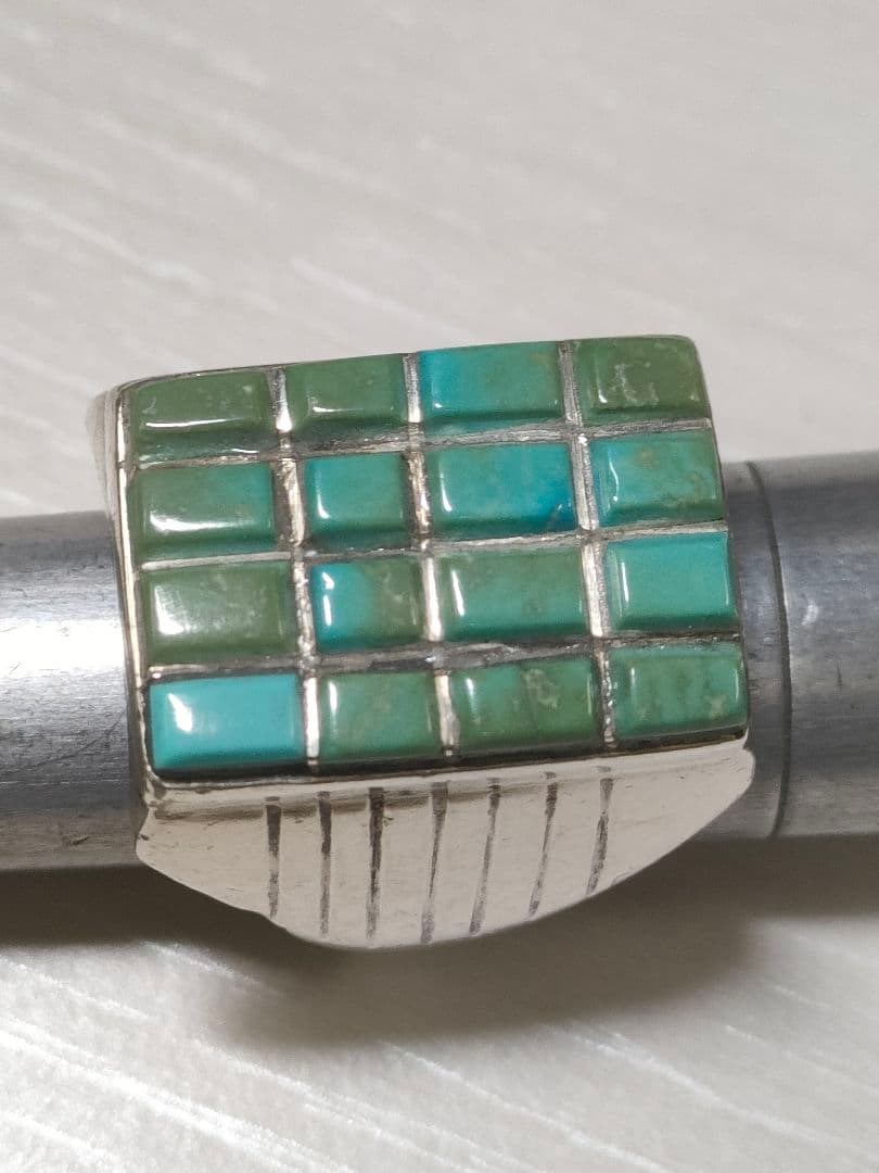 スクエアターコイズSILVERリング(ズニ族、STERLING刻印、インレイ)