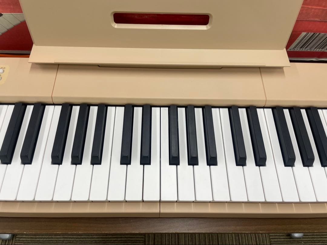 電子ピアノ　88鍵盤　充電タイプ　スリム軽量 ベージュ