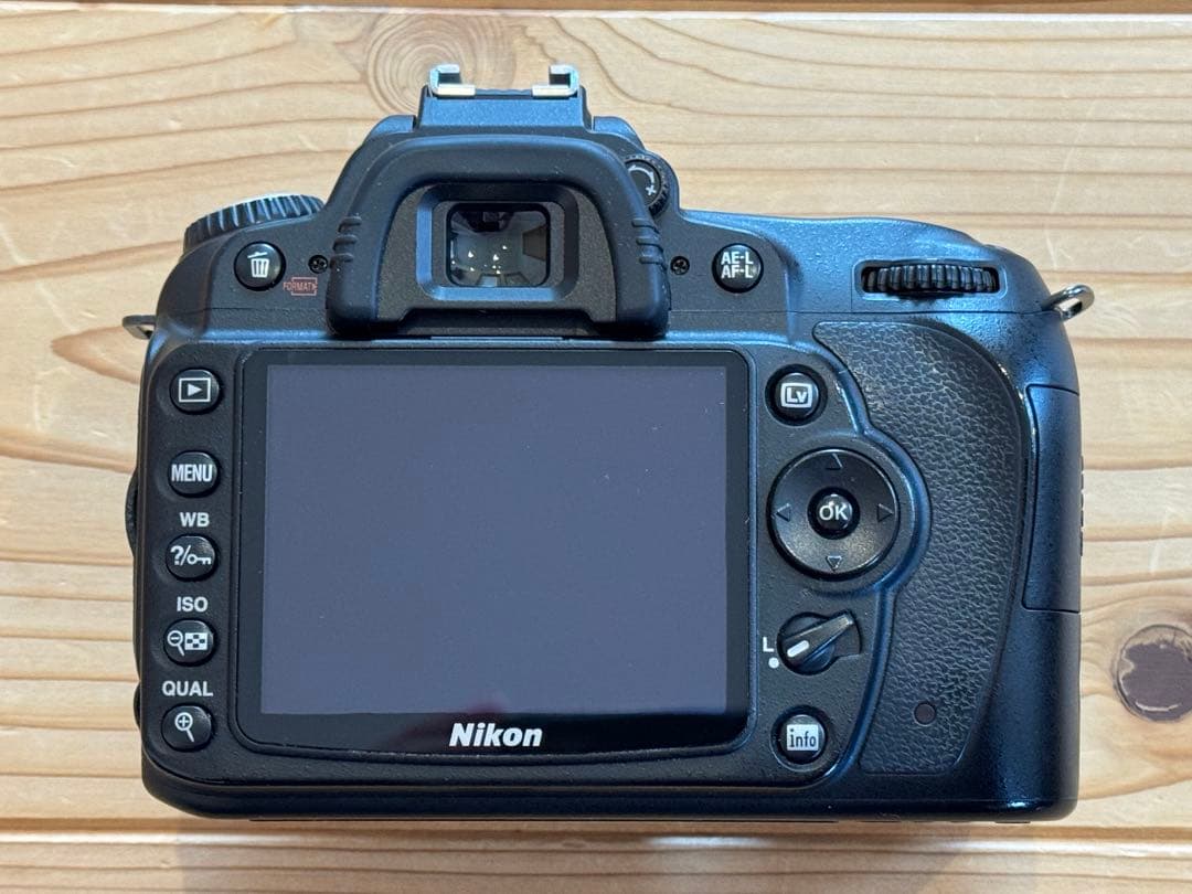 Nikon D90 デジタル一眼レフカメラ