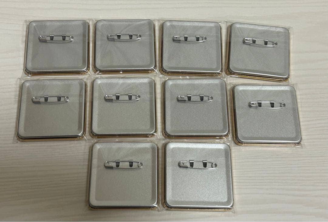 d*2様 鬼滅の刃 冨岡義勇 ダイニング お楽しみくじ スクエア缶バッジ 幼少期