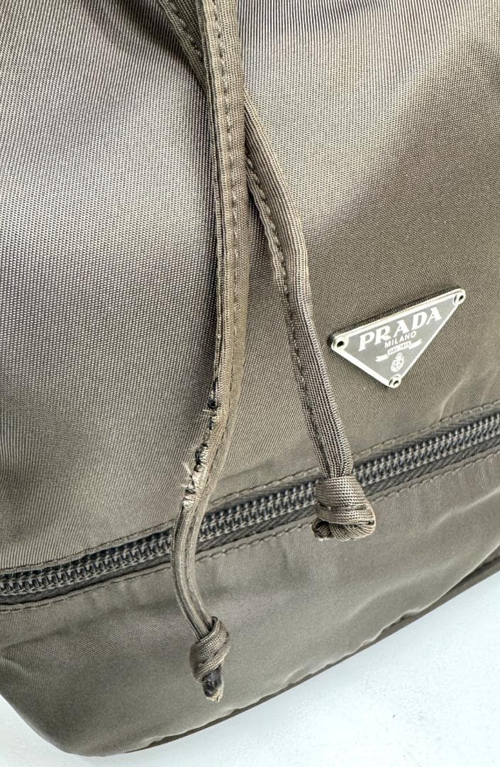 ★美品★PRADA プラダ 巾着 ポーチ 三角プレート ナイロン