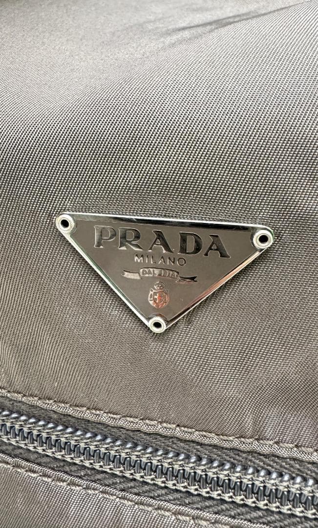 ★美品★PRADA プラダ 巾着 ポーチ 三角プレート ナイロン