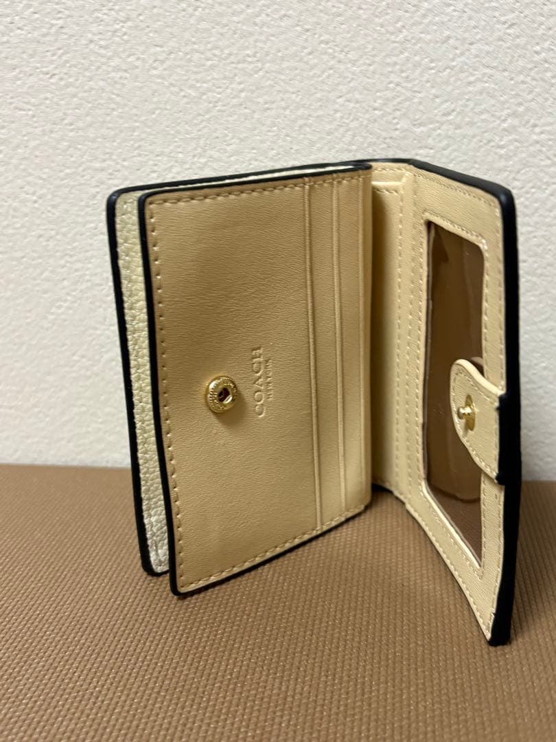 【新品】コーチ 2つ折り財布 ホワイト系 白 COACH C5587 IMT6W