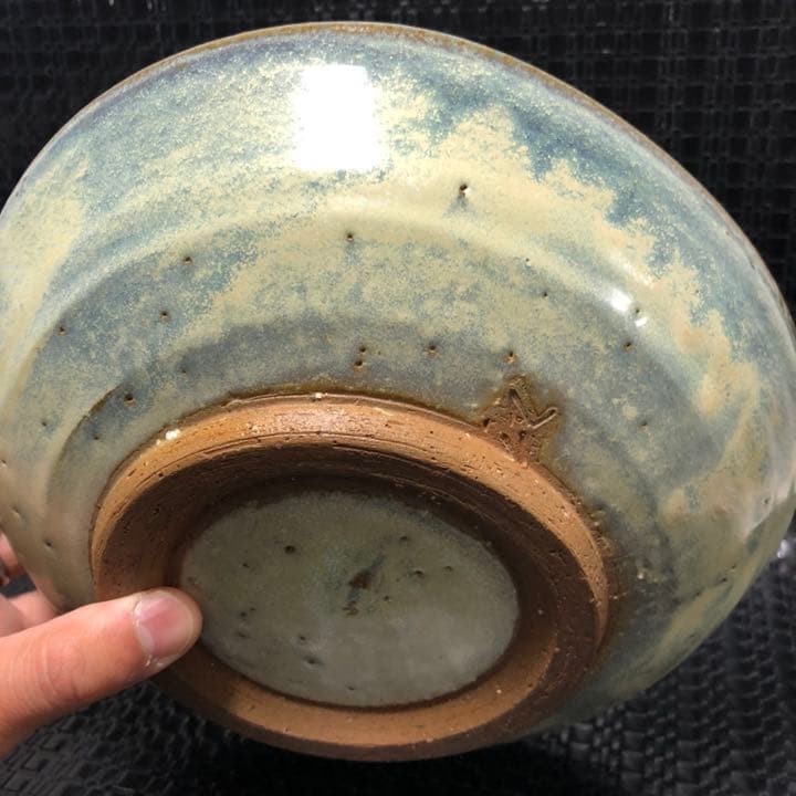 美しい古美術◼️蔵からクリーム色とコバルトブルーの可愛い深めのお皿が出て来ました、