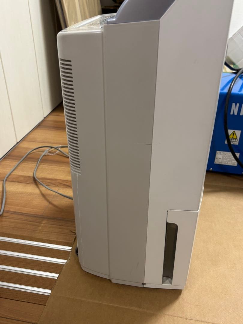 SHARP 除湿機 ホワイト