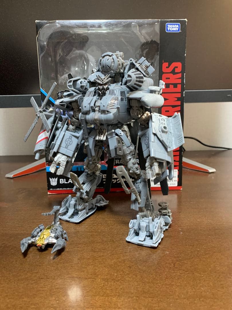 トランスフォーマー スタジオシリーズ SS-08 ブラックアウト