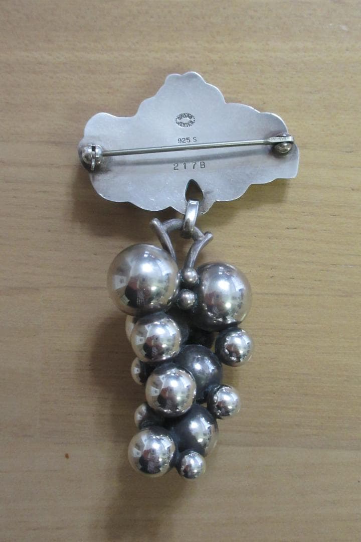 ジョージジェンセン　グレープ　ブローチ 217B