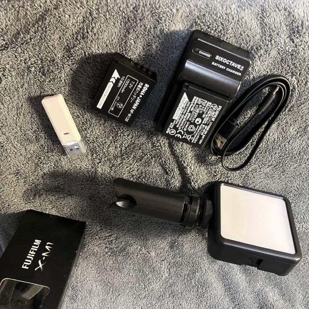 Fujifilm X-A2 ミラーレスカメラセット　純正ケース付き