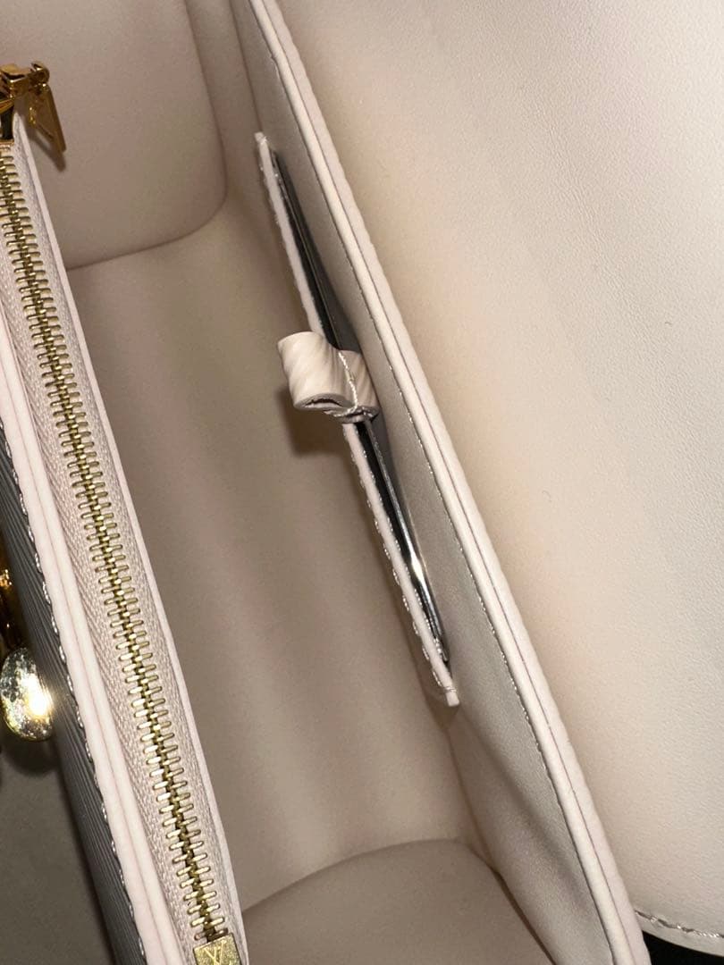 LOUIS VUITTON バッグ