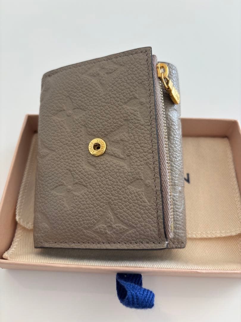 LOUIS VUITTON 三つ折り財布 ポルトフォイユ・ゾエ グレージュ