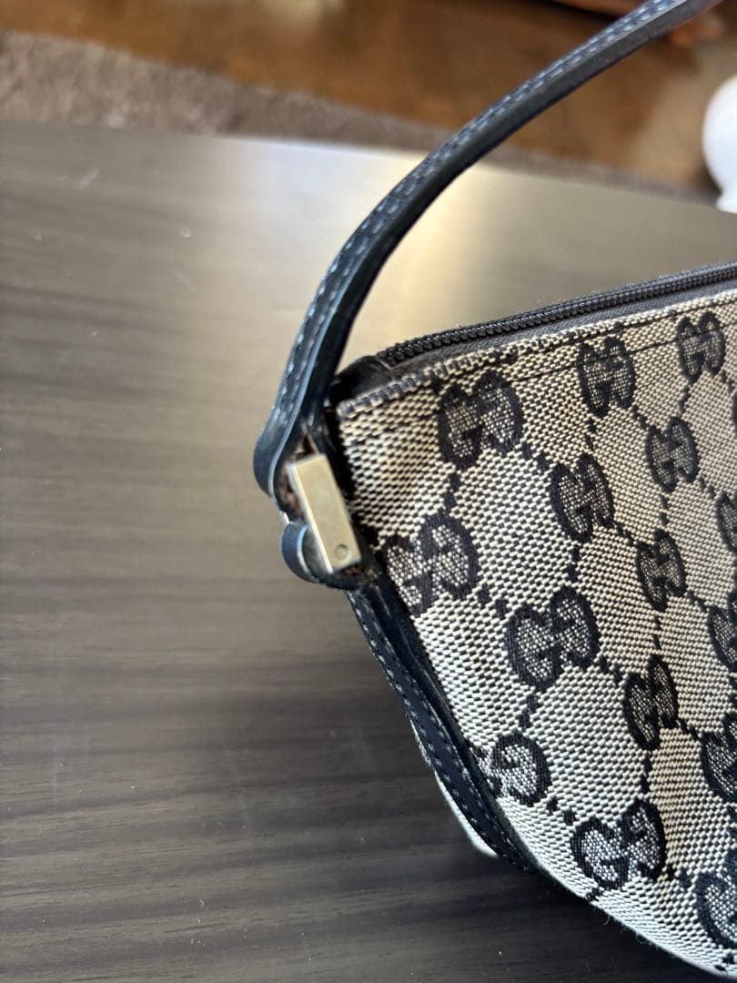 GUCCI キャンバスポーチ