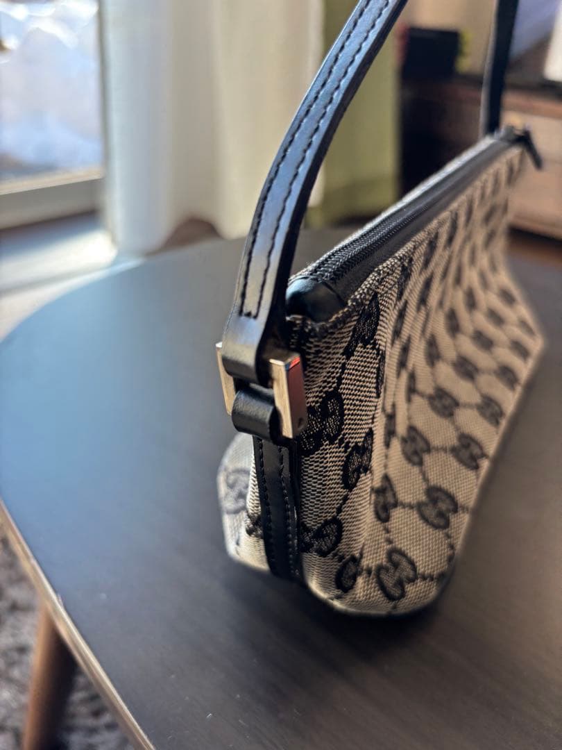 GUCCI キャンバスポーチ