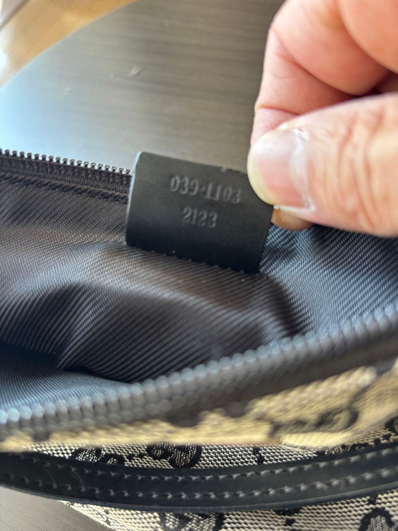 GUCCI キャンバスポーチ